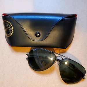 Ray Ban Aviator Total Black Sunglasses